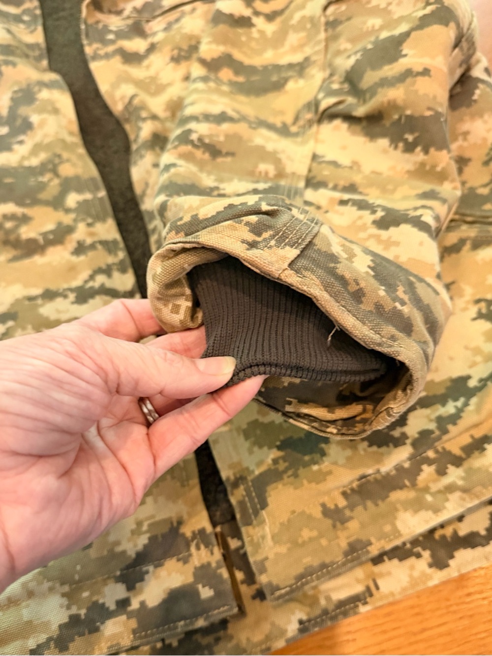 Carhartt Men's digital Camo Hooded Work Jacket in Olive/Tan - Picture 4 of 10